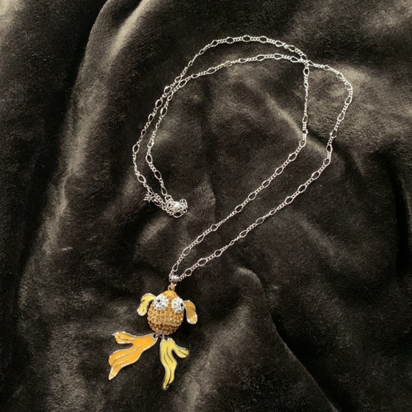 FIFTH AVENUE COLLECTION cute & sparkly Fish 🐠 Necklace - Picture 5 of 8
